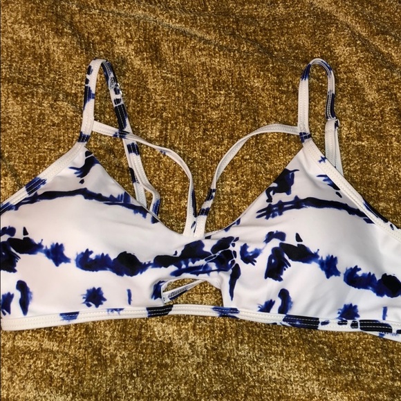 CupShe bathing suit top! Barely worn - Picture 1 of 2